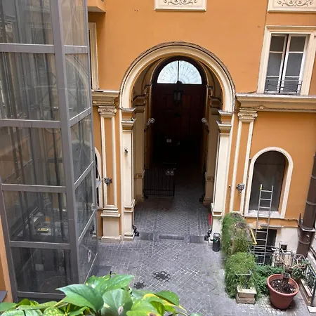 Inn Rome Rooms & Suites