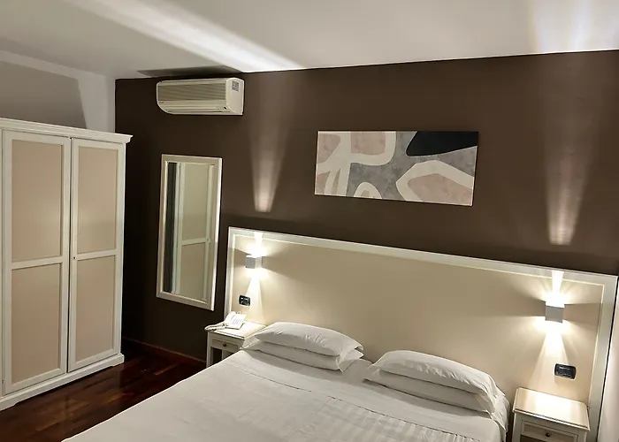 & 4* Rome