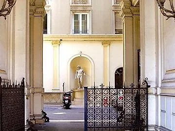 & Рим
